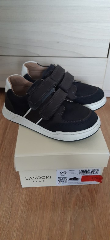 Sprzedam ładne buty dla chłopca