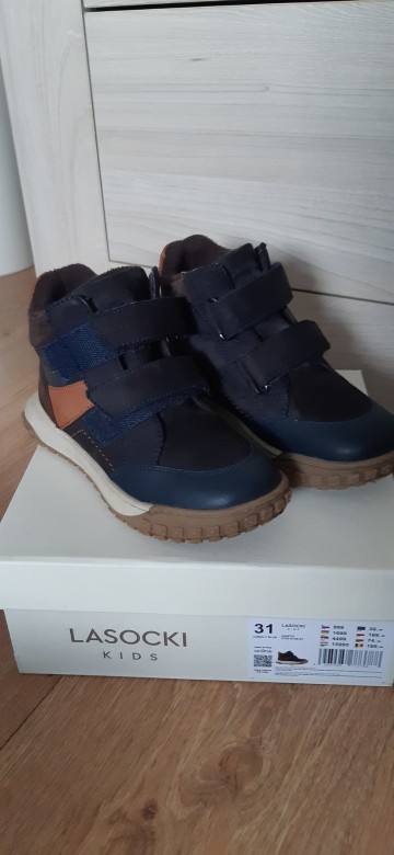 Sprzedam ładne buty dla chłopca