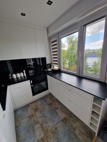 Sprzedam mieszkanie 2 pokoje Wyszyńskiego Konin II piętro