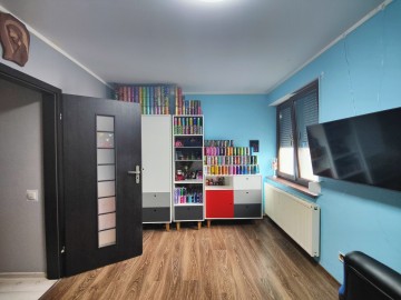 Sprzedam parterowy dom na osiedlu pod miastem