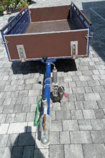 Przyczepka samochodowa