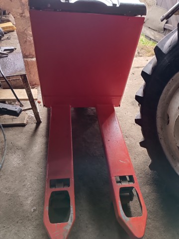 sprzedam paleciak linde na akumulator