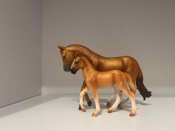 Sprzedam figurki koni