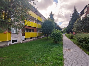 Rozkładowe, 3 pok. mieszkanie, duży balkon, 2 piętro