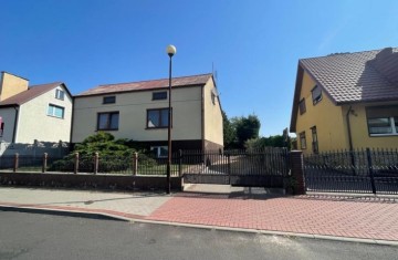 Dom wolnostojący w bliskiej okolicy jeziora i las&oacute;w-Licheń S ...