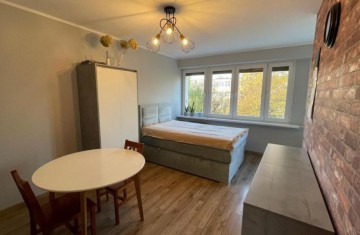 2 pokojowe, rozkładowe mieszkanie, po remoncie -ul. 11 Listo ...