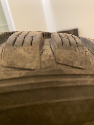 Zimowe opony Hankook wraz z felgami stalowymi 185/60 R15