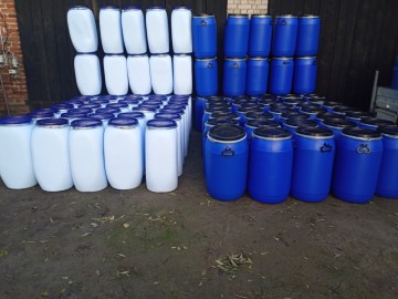 Beczki plastikowe po produkcie spożywczym