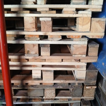 Palety drewniane. 80 x 120 i europalety 14 szt