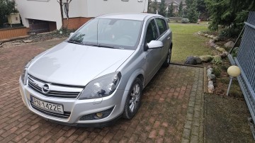 Opel Astra H 1.8 140 km hatchback Enjoy