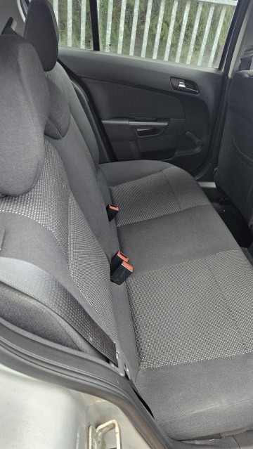 Opel Astra H 1.8 140 km hatchback Enjoy