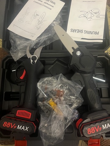 Sprzedam sekator na baterie i gałęzi&oacute;wkę