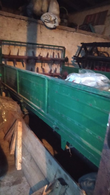 Sprzedam rozrzutnik oraz dwuk&oacute;łkę.