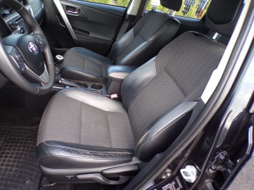 TOYOTA AURIS  2.0 D4D SK&Oacute;RA ALU NAVI KAMERA HAK ZAMIANA