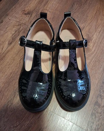 UBRANIA DLA DZIEWCZYNKI &ndash; ROZMIAR 146-152