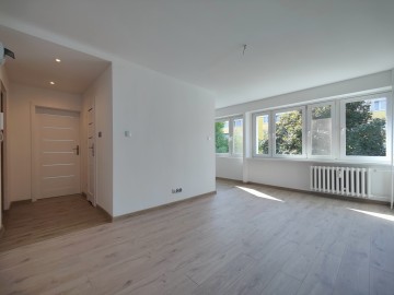 Sprzedam 2 pokoje po remoncie, na 2 piętrze ul. 11 Listopada