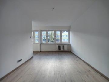 Sprzedam 2 pokoje po remoncie, na 2 piętrze ul. 11 Listopada