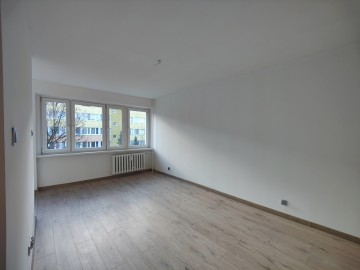 Sprzedam 2 pokoje po remoncie, na 2 piętrze ul. 11 Listopada