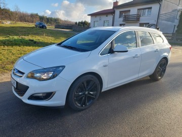 Opel Astra J lift 2015 zarej.Pl. bogate wyposażenie polecam
