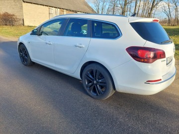 Opel Astra J lift 2015 zarej.Pl. bogate wyposażenie polecam