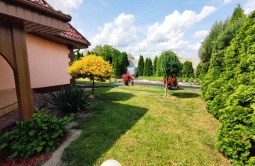 Oszczędny w eksploatacji dom, dwa garaże, duża, zagospodarow ...