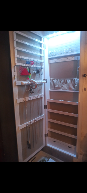 Lustro na biżuterię