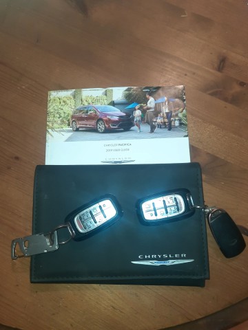 Chrysler Pacyfica 8 osobowy