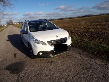 PEUGEOT 2008 1.6 BENZ SK&Oacute;RA ALU NAVI HROM ZAMIANA