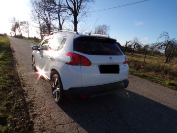 PEUGEOT 2008 1.6 BENZ SK&Oacute;RA ALU NAVI HROM ZAMIANA