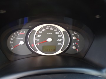 HYUNDAI TUCSON 2.0 BENZ SK&Oacute;RA ALU HAK ZAMIANA