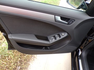 AUDI A4 KOMBI 2.0  ZAREJESTROWANA ZAMIANA