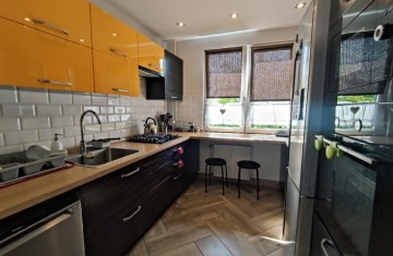 Na sprzedaż 4 pok. mieszkanie, balkon, 1 piętro- ul. Piłsuds ...