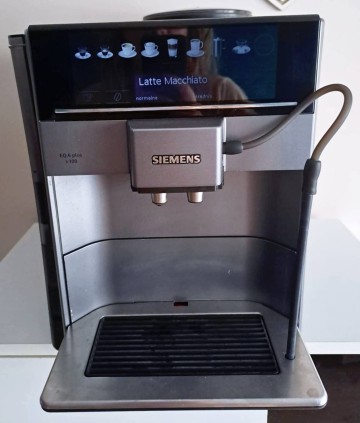 Sprzedam ekspres eq6 plus 100%