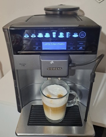 Sprzedam ekspres eq6 plus 100