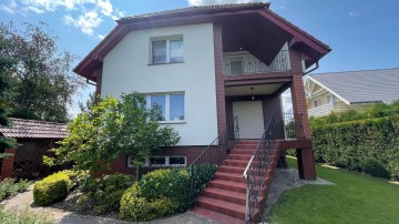 Przestronny dom z piwnicą i garażem 2 km od Konina