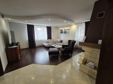 Przestronny dom z piwnicą i garażem 2 km od Konina