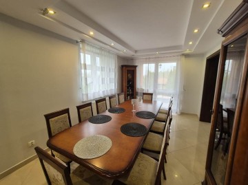 Przestronny dom z piwnicą i garażem 2 km od Konina