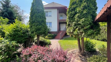 Przestronny dom z piwnicą i garażem 2 km od Konina