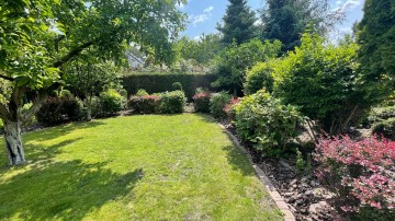 Przestronny dom z piwnicą i garażem 2 km od Konina