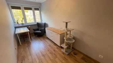 2 pok., rozkładowe mieszkanie po remoncie-niski blok-os. V