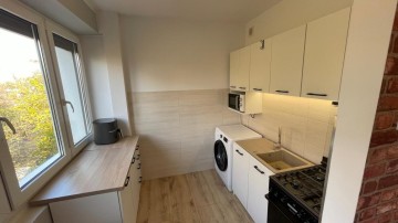 2 pok., rozkładowe mieszkanie po remoncie-niski blok-os. V