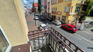 Przestronne-5 pokojowe mieszkanie-1 piętro-balkon-Star&oacute;wka