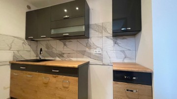 3 pok. mieszkanie, 1 piętro, niski blok -ul. Aleje 1 Maja