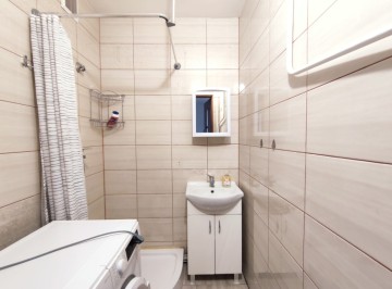 Wynajmę rozkładowe 3 pok. mieszkanie z balkonem, os. V