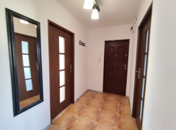 Wynajmę rozkładowe 3 pok. mieszkanie z balkonem, os. V