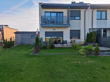 Apartament z tarasem, działką i miejscem parkingowym -Konin