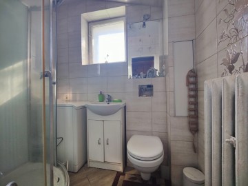 Sprzedam 2 pokoje -rozkładowe -z balkonem -2 piętro -os. IV