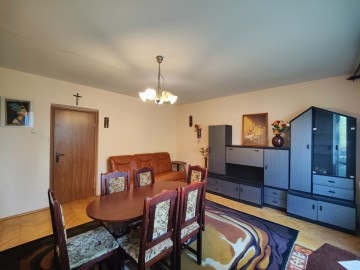 Sprzedam 2 pokoje -rozkładowe -z balkonem -2 piętro -os. IV