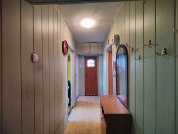 Sprzedam 2 pokoje -rozkładowe -z balkonem -2 piętro -os. IV