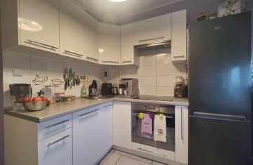 Na sprzedaż 2 pokoje rozkładowe z balkonem - V osiedle